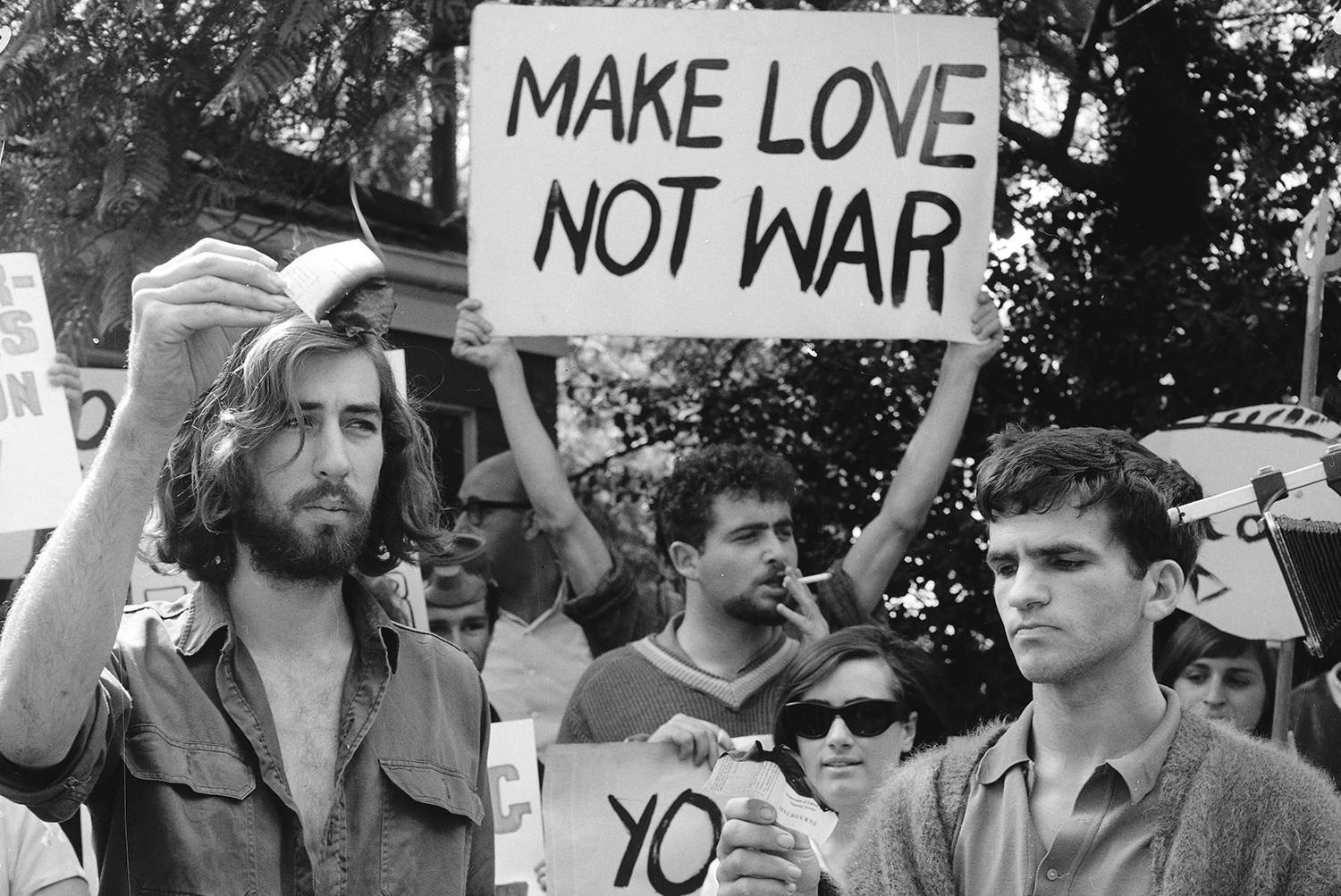 Make Love not War хиппи