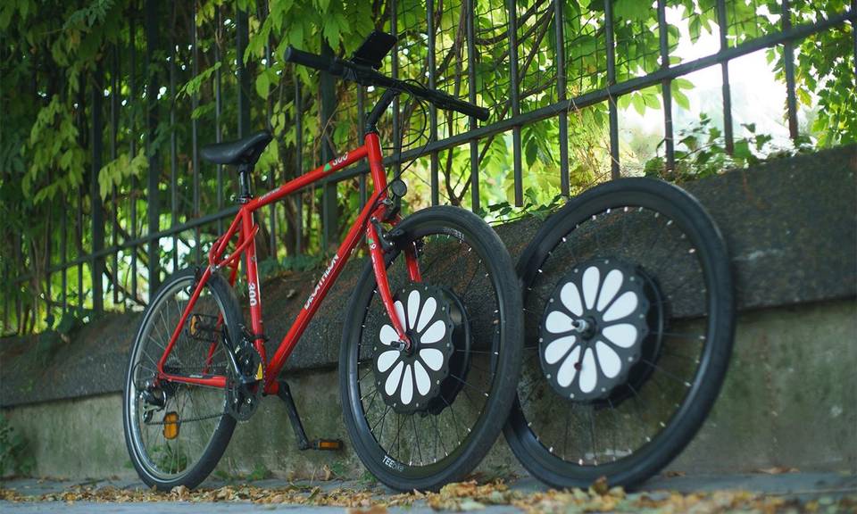 Frans elektrisch voorwiel maakt fiets van iedere
