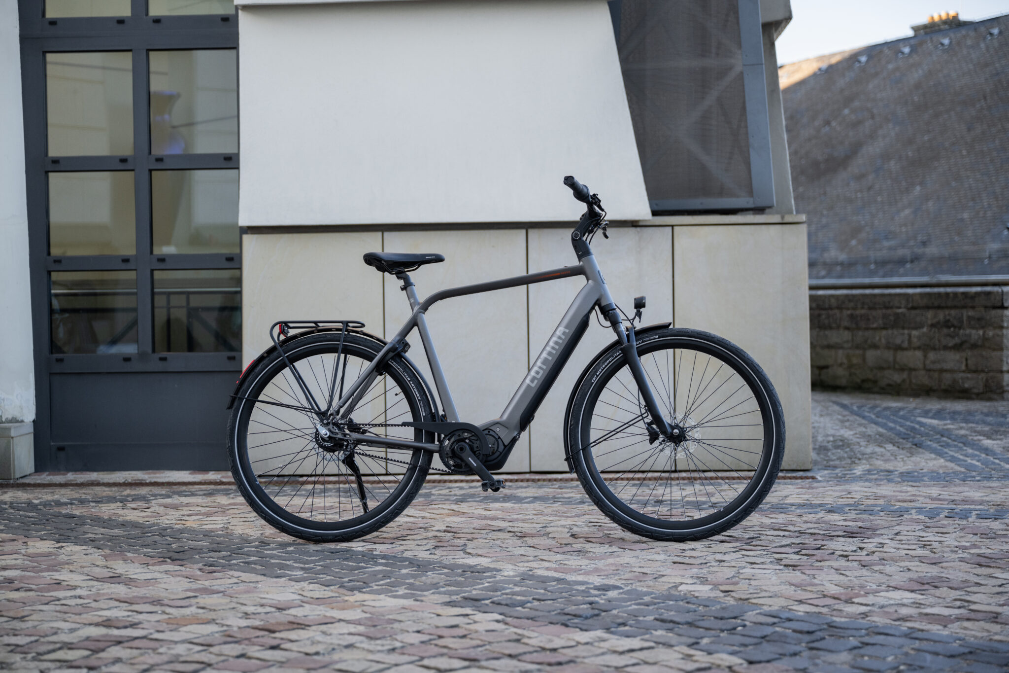 Cortina maakt stijlvolle elektrische fiets die subtieler is dan VanMoof