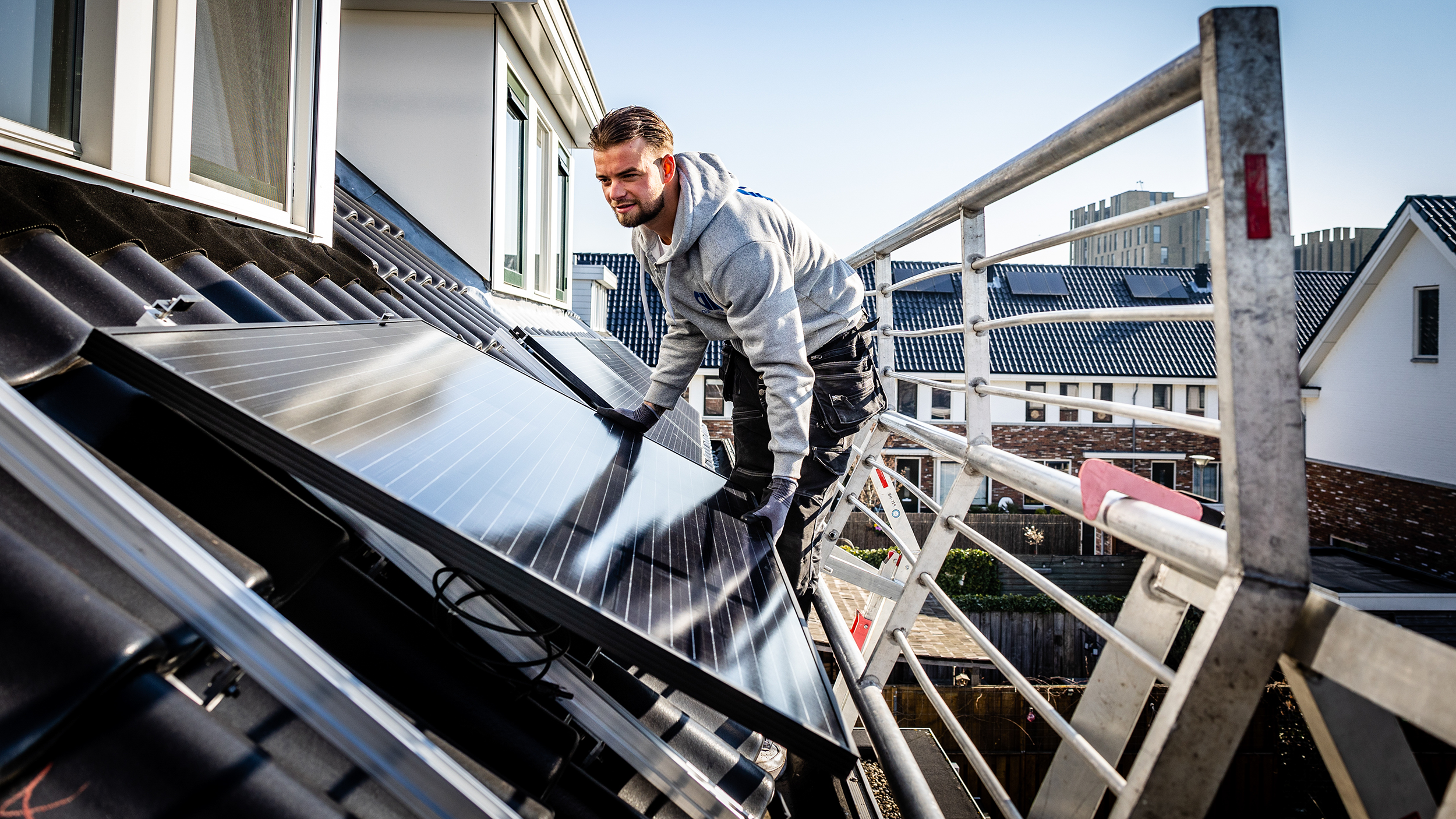 Essent, Eneco en Vattenfall: zo veel betaal je aan terugleverkosten